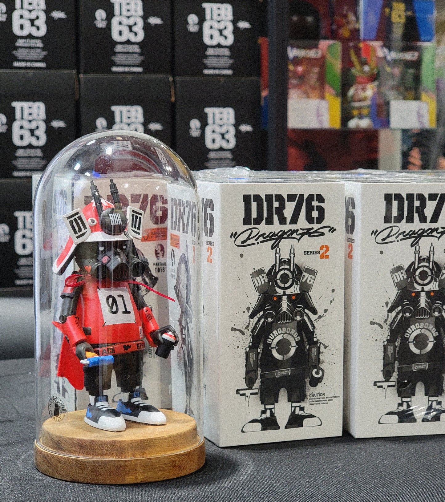 "DR76 x AUK" Vinyl Figure